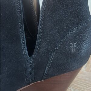 Frye Black Leather Footwear
